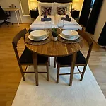 Modernes & Ruhiges Apartment Mit Balkon