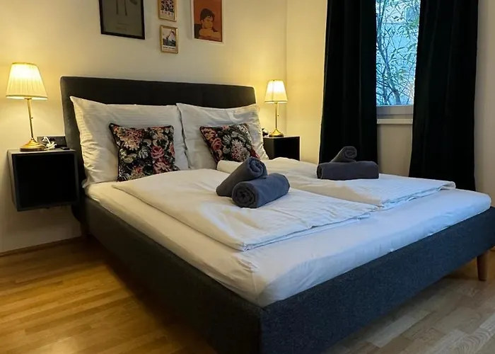 Modernes & Ruhiges Apartment Mit Balkon