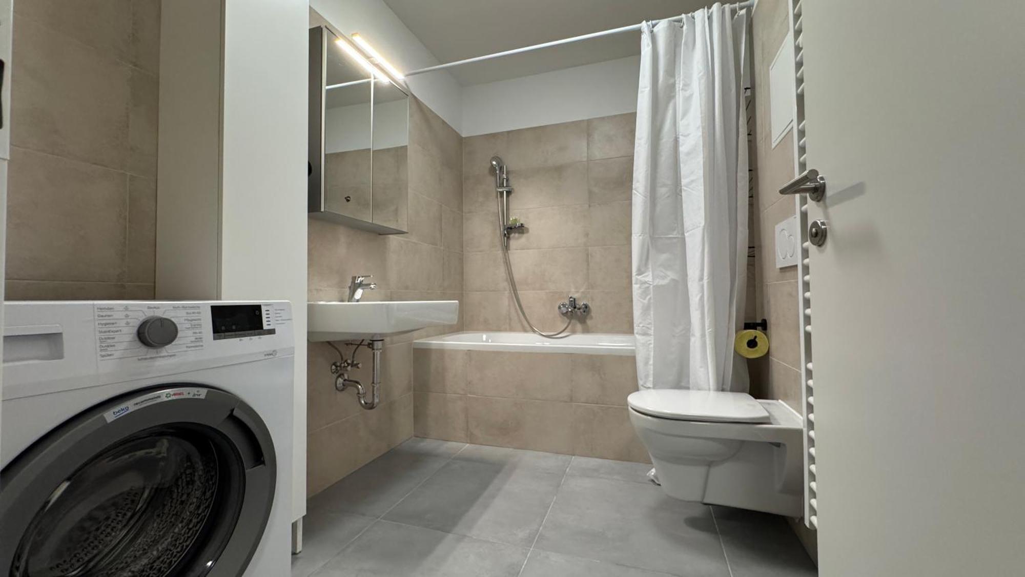 Apartment Modernes & Ruhiges Mit Balkon *